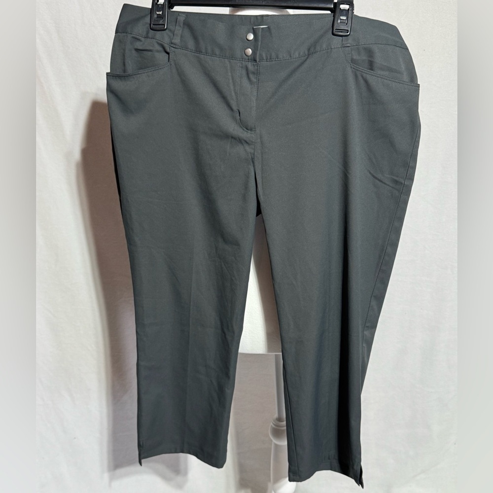 Adidas Gray Capris with Straight Leg Cut Size 14